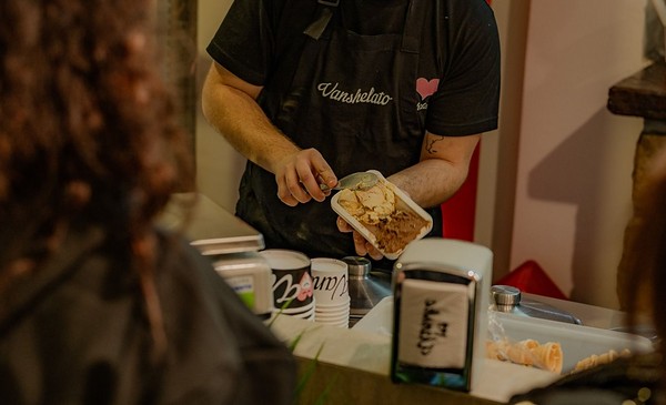 Una casa de época ahora sirve helado en Alvear y Alberti