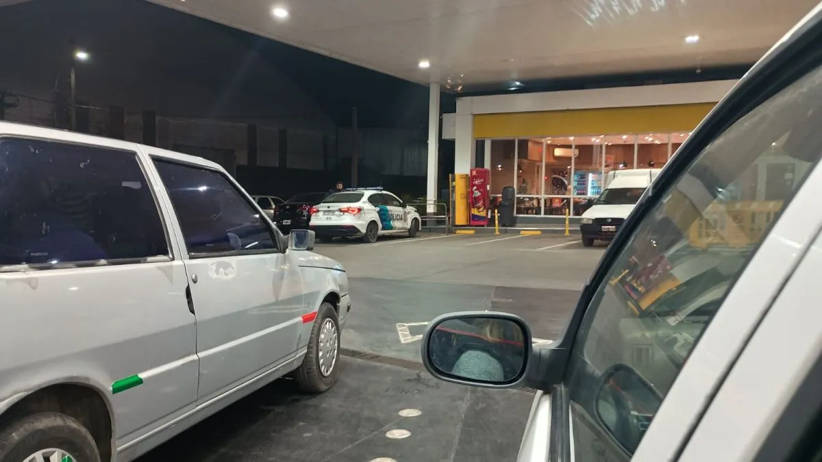 Les avisaron que había policías y robaron igual en una Shell