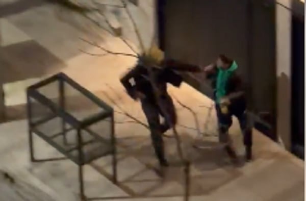 Otro video de disturbios de cuidacoches en Alsina
