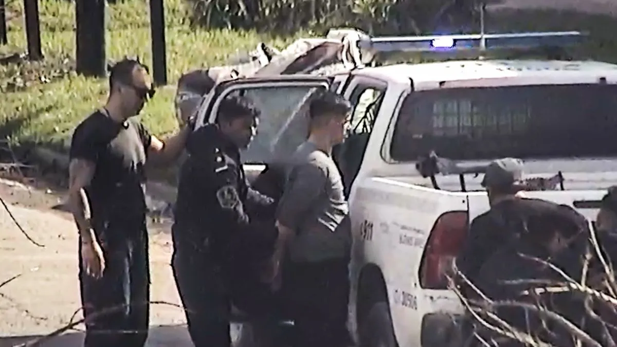 El COM siguió una camioneta robada y detuvieron a cinco
