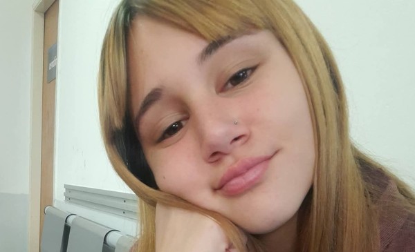 Buscan a Avril, de 14 años, que salió de casa en pijamas