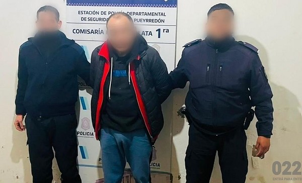 Pasamanos en pleno centro: encontraron cocaína