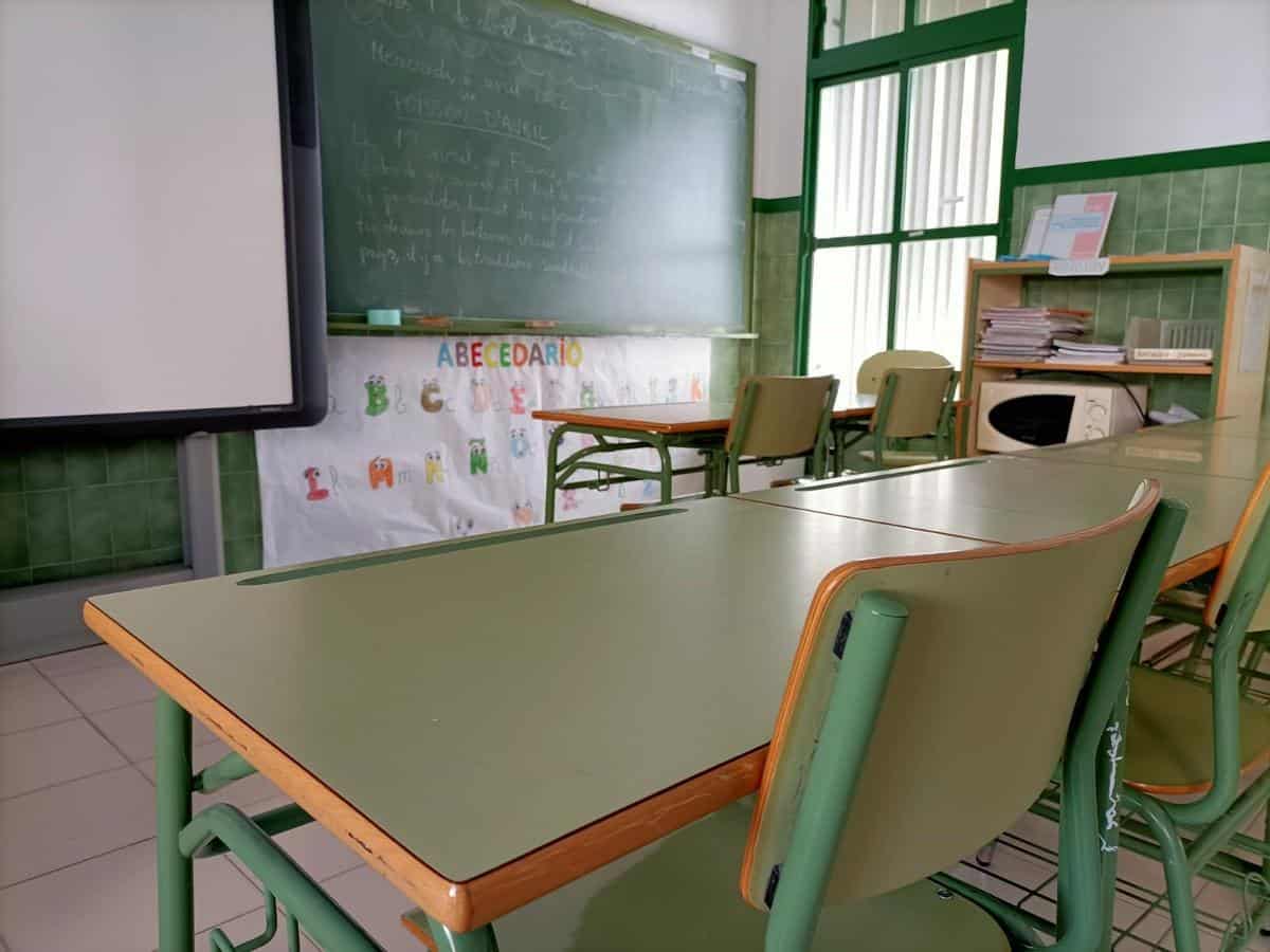 Parar en junio y agosto ahora pega en el sueldo docente