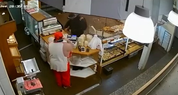 Entró por pan y se llevó la recaudación en Estrada y La Costa