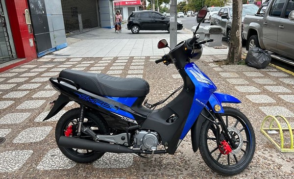 Le robaron la moto y volvieron por el casco