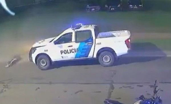 Un patrullero atropelló a un peatón y está grave
