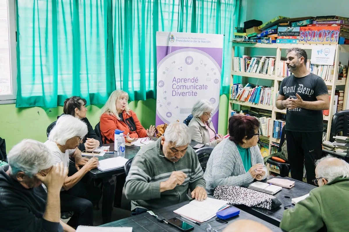Septiembre gratis en Colinas con idiomas, arte y tecnología