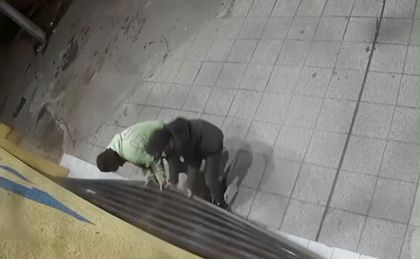 Robaron una caja fuerte y registradora en Champagnat