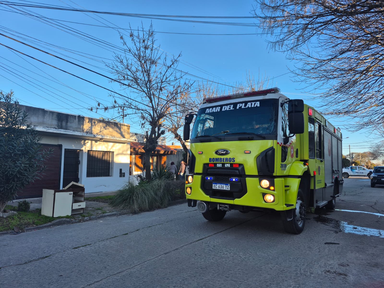 Un galpón ardió y el fuego llegó a una casa del 9 de Julio