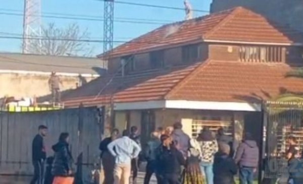 Incendio en Jara y 12 de Octubre: tensión por chicos dentro