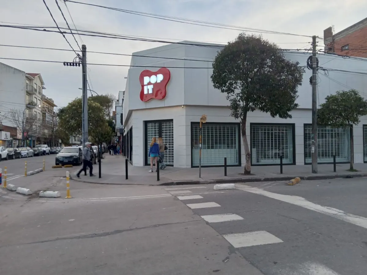 Donde estaba Rossi Rossi ahora desembarca Pop It