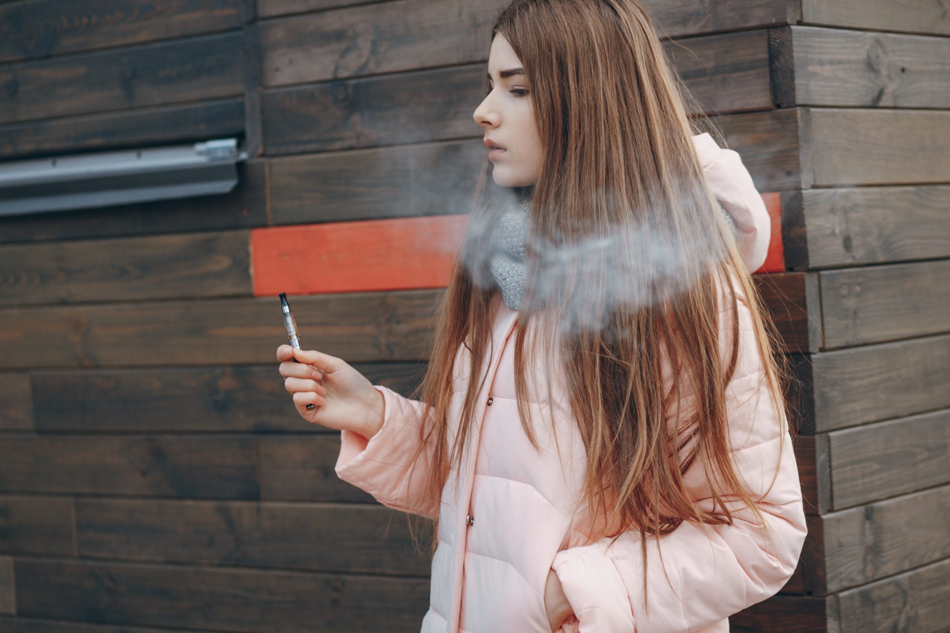 El 35,5% de adolescentes ya vapea y preocupa la nicotina