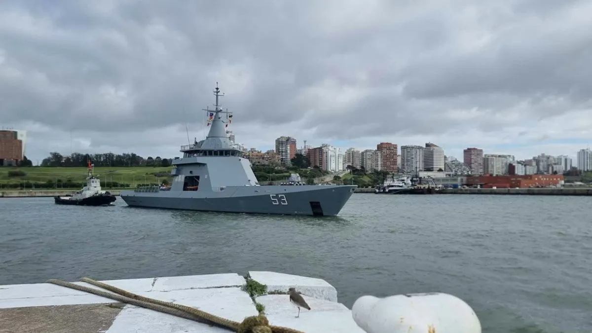 ARA Storni busca a dos kayakistas desaparecidos