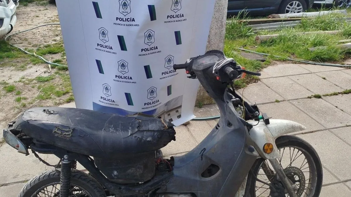 Una Motomel sin patente terminó en Batán