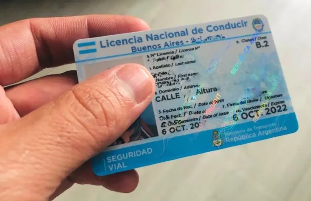 Licencias profesionales con 120 días extra por demoras