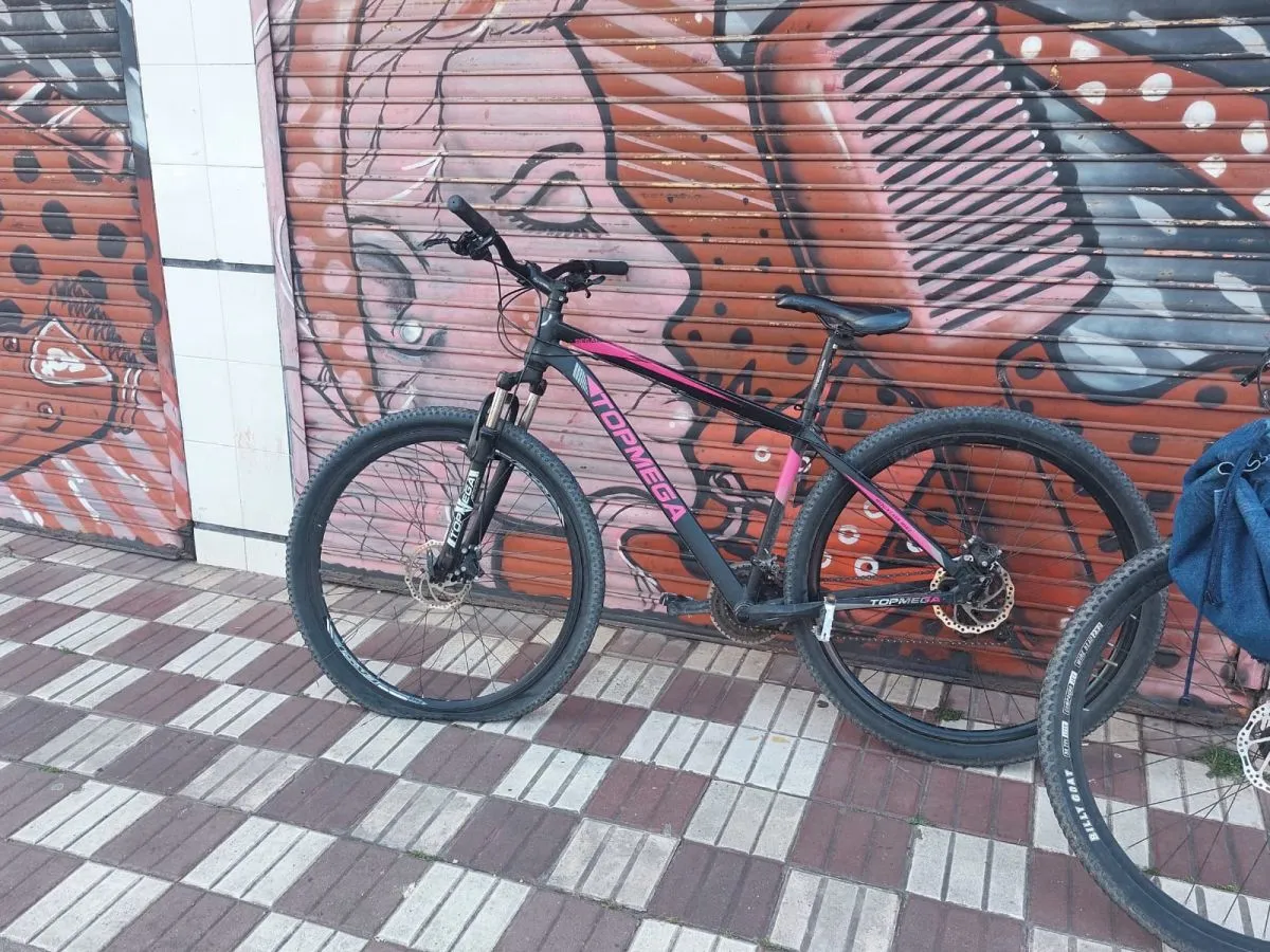 Una ciclista perdió el conocimiento tras un choque en Jara