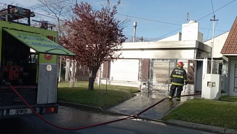 Murió una mujer en un incendio en una casa de Caisamar