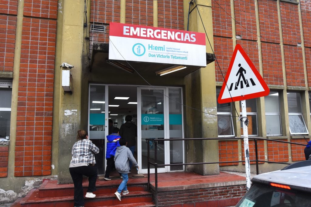 Una adolescente recibió un disparo en la cabeza
