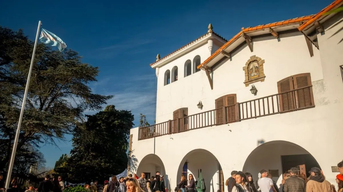 Villa Mitre abre octubre con cine, burgers y misterios
