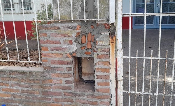 Robaron cables y 210 chicos se quedaron sin clases