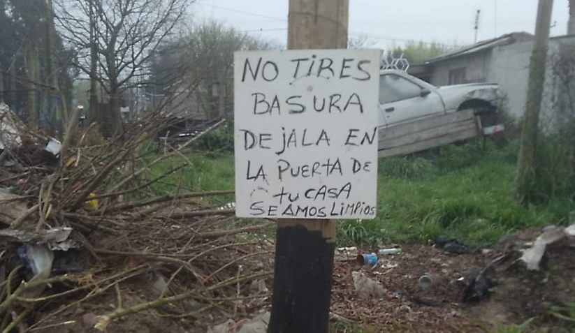 En Alto Camet ni el cartel le gana a la basura