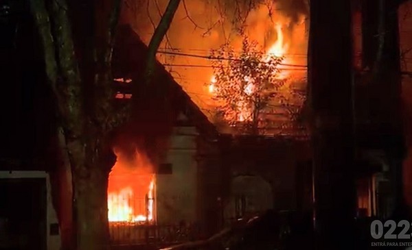 Incendio en una casa del centro: investigan si había personas