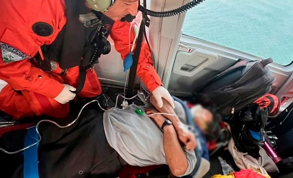 Aeroevacuaron a un tripulante con síntomas de ACV