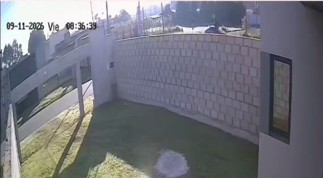 Un auto chocó a un motociclista en Villa Primera y huyó