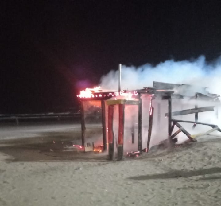 La casilla de Playa Popular ardió y no quedó nada
