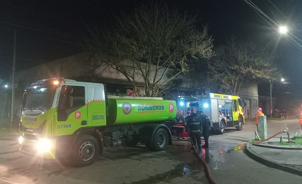 La noche en que ardió un galpón de Ivess