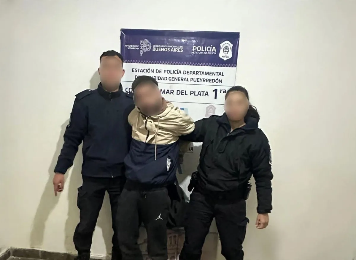 Retuvieron a un hombre tras romper un auto en Luro y España