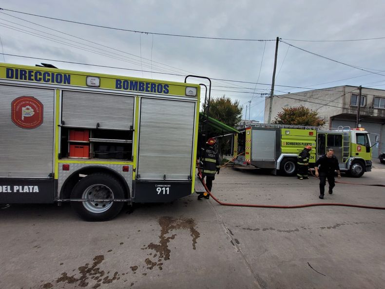 Incendio destruyó una casa en Villa Primera