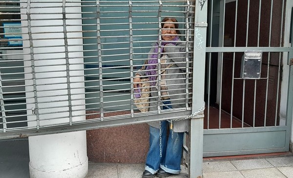 8 millones sin pagar y una cadena en Colón