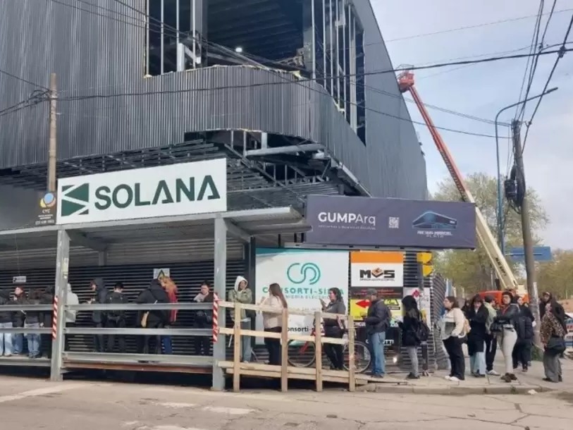 17 meses y el empleo registrado sigue en caída
