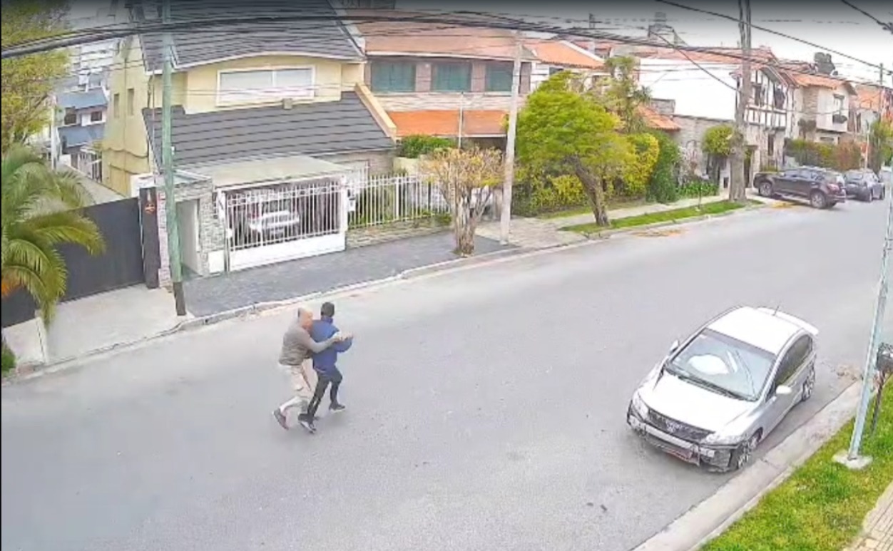 Vecinos retuvieron a un hombre tras una persecución en Castelli
