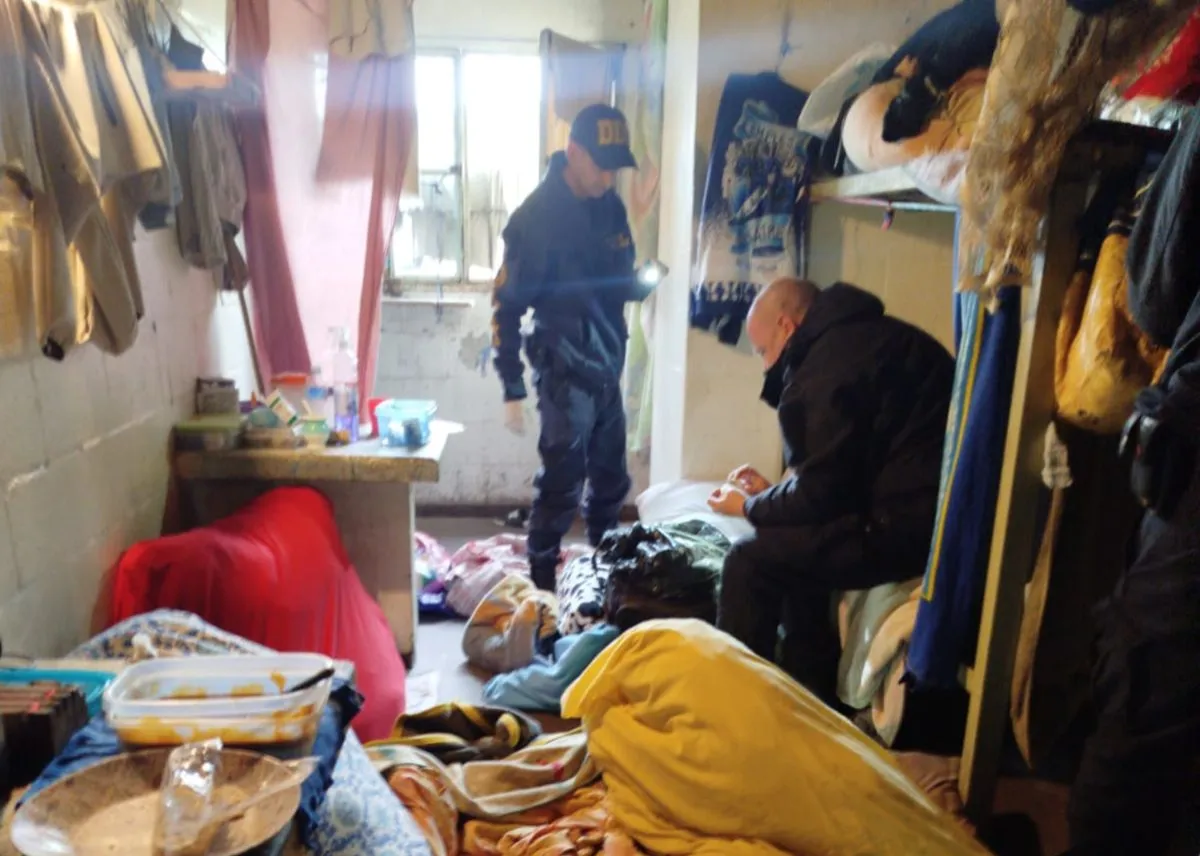 Secuestraron 8 celulares en estafas desde prisión