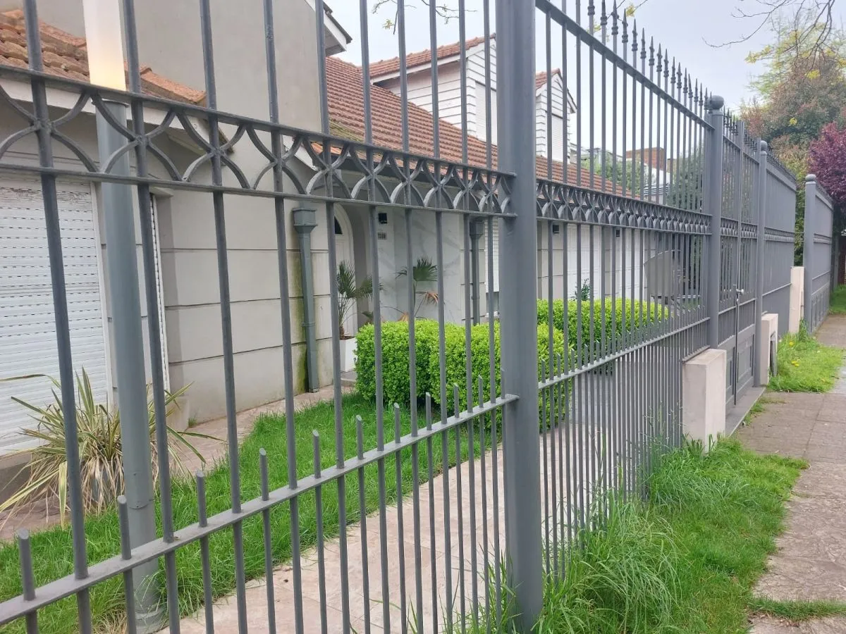 Ataron a dos mujeres en una entradera en Los Troncos