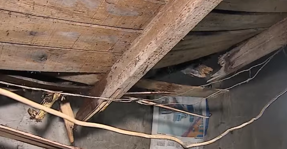 Un gajo destruyó una pieza y cayó junto a un bebé