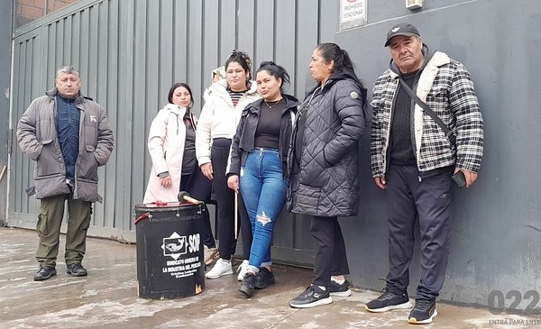 Nueve mujeres del puerto denuncian despidos y pérdida de AUH
