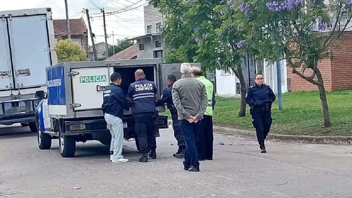 Investigan la muerte de un joven de 25 años en una plaza