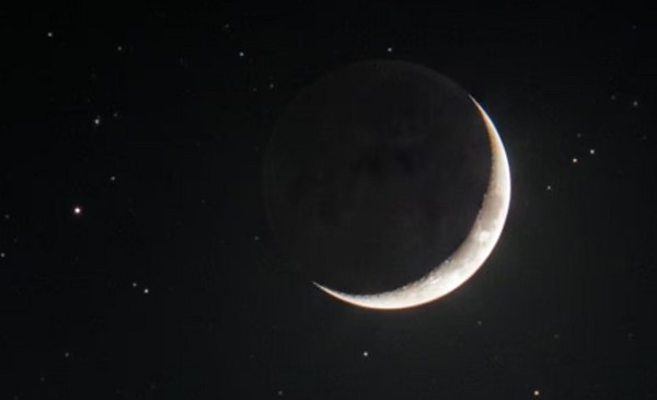 Luna nueva y Saturno: el cielo de MDP se queda sin brillo