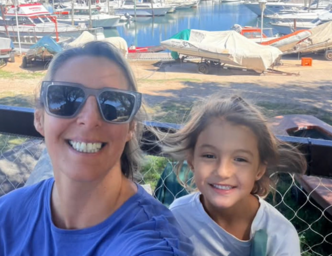 Karina busca a su mamá biológica en Mar del Plata