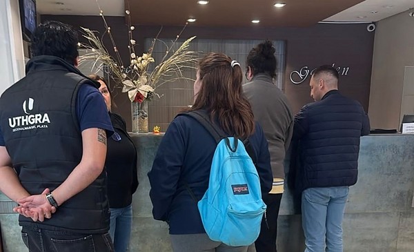 13 de 19 en negro en un hotel del centro