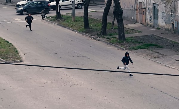 Detuvieron a un joven tras intentar abrir una Hilux