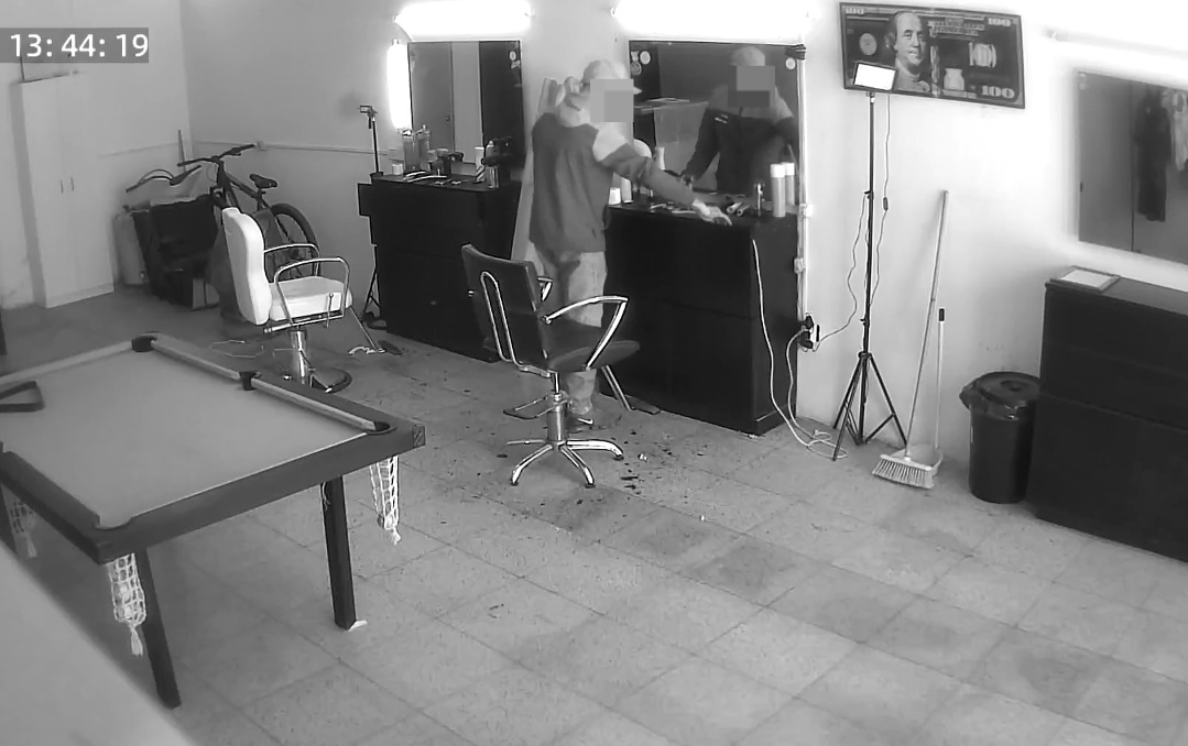 Asalto a las 13:40 en una barbería de Bosque Grande