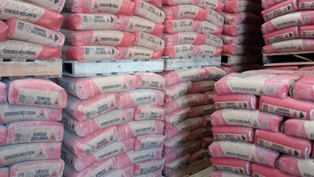 La mitad de los corralones vendió menos y crece la cautela