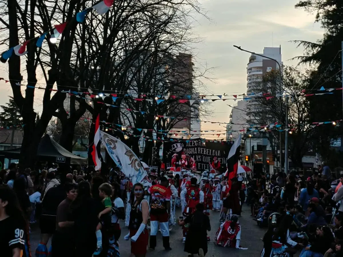 Correla Voz llevó el carnaval a la Plaza del Tanque