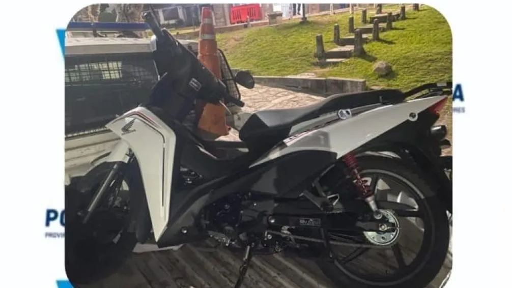 Aprehendieron a dos menores tras el robo de una moto