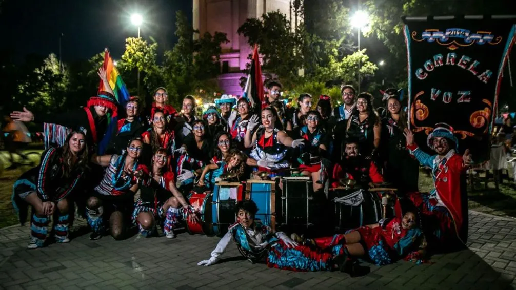 Más de 200 artistas copan la Plaza del Tanque