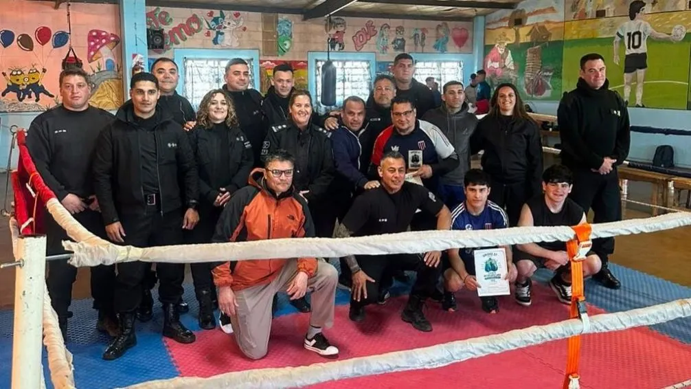 Catorce cruces y una apuesta: boxeo en la Unidad 37